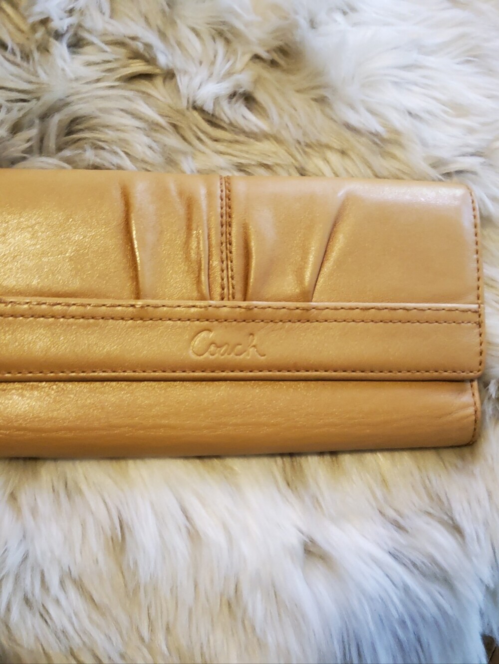 Coach Vintage Leather Pleated Clutch Wallet in Tan GUC